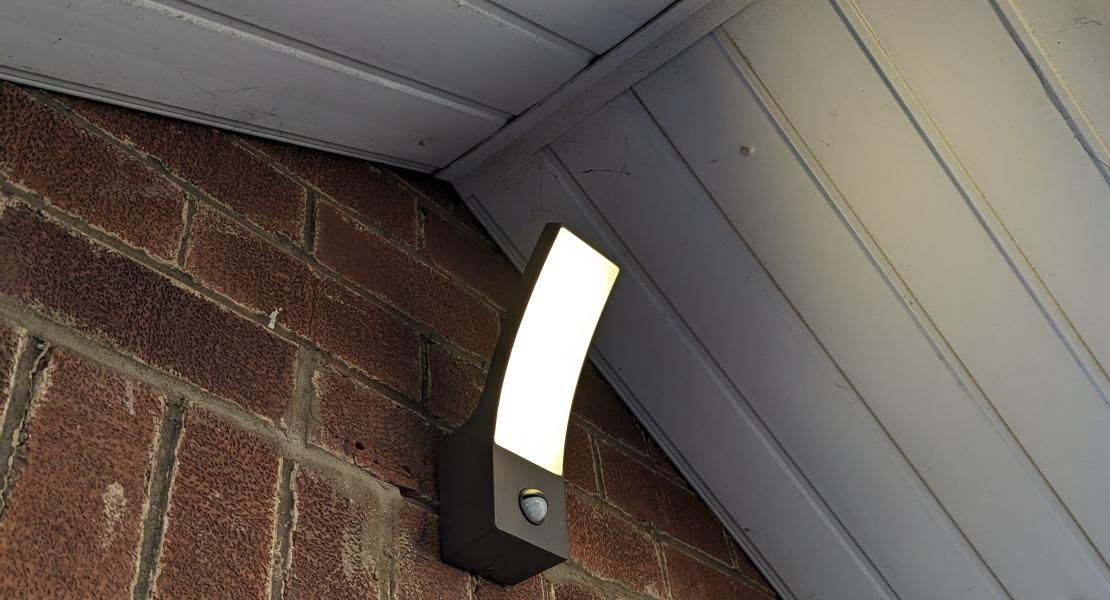 LED modern outside bulkhead light phillips