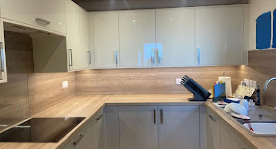 New kitchen with Under unit lights and spotlights 